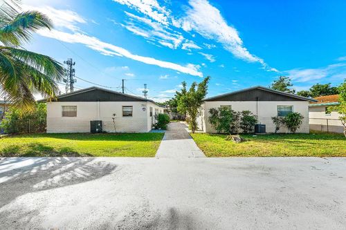 711 Truman St, Lake Worth Beach, FL, 33460-5563 | Card Image
