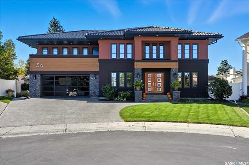 Contemporary exterior with a multi-textured facade | Card Image