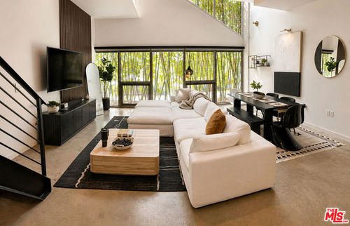 2-803 Wilcox Ave, Los Angeles, CA, 90038-3798 | Card Image