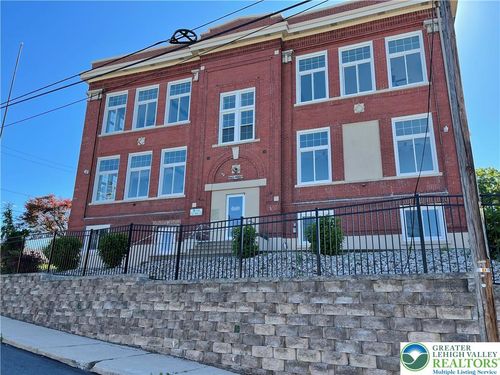 apt-9-216 Penn St, BATH, PA, 18014-1531 | Card Image