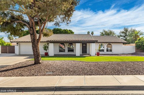 15817 N Moon Valley Dr, Phoenix, AZ, 85022-3025 | Card Image