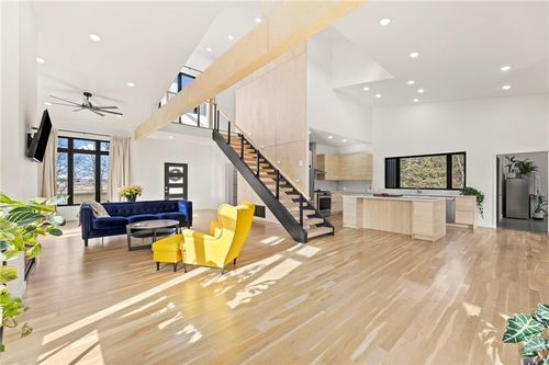 1371 1300th St, Iola, KS, 66749-1681 | Card Image