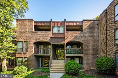 157-11240 Chestnut Grove Sq, RESTON, VA, 20190-5101 | Card Image