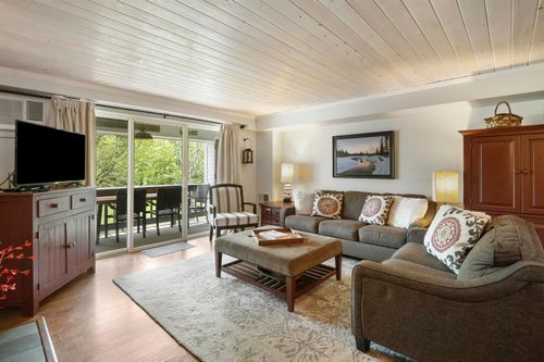 20-6049 Mountain Rd, Stowe, VT, 05672-4642 | Card Image