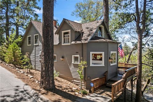 600 Rose Ln, Twin Peaks, CA, 92391-1069 | Card Image