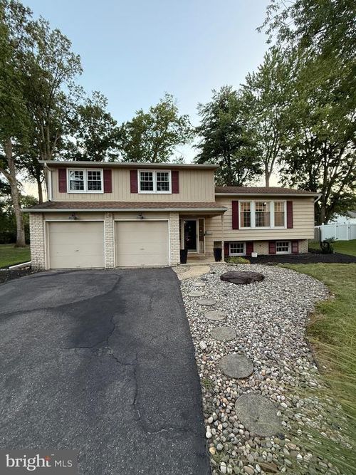 1104 Willowdale Dr, CHERRY HILL, NJ, 08003-2835 | Card Image