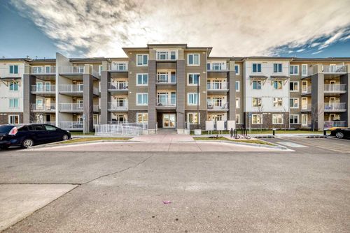 2424-6118 80 Avenue Ne, Calgary, AB, T3J0S6 | Card Image