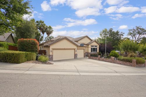 8383 Oakwood Hills Circle, Citrus Heights, CA, 95610 | Card Image