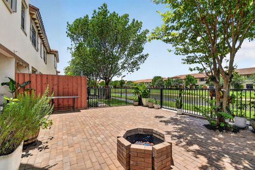 10139 Wellington Parc Dr, Wellington, FL, 33449-8004 | Card Image