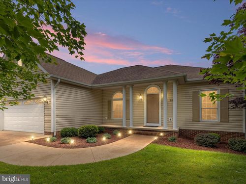 565 Fulton Dr, STRASBURG, VA, 22657-2843 | Card Image