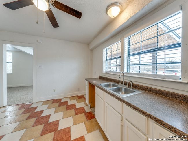 105 Galbreath Ave, House other with 3 bedrooms, 1 bathrooms and null parking in Devine TX | Image 23