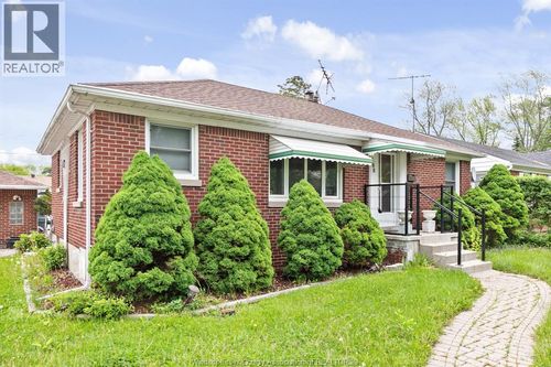 lower-3200 Longfellow Avenue, Windsor, ON, N9E2L6 | Card Image