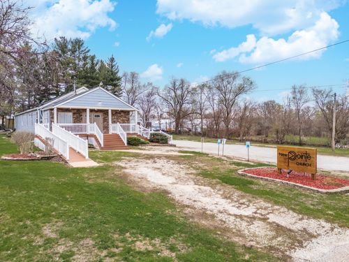 13895 1st St, Pekin, IL, 61554-8379 | Card Image