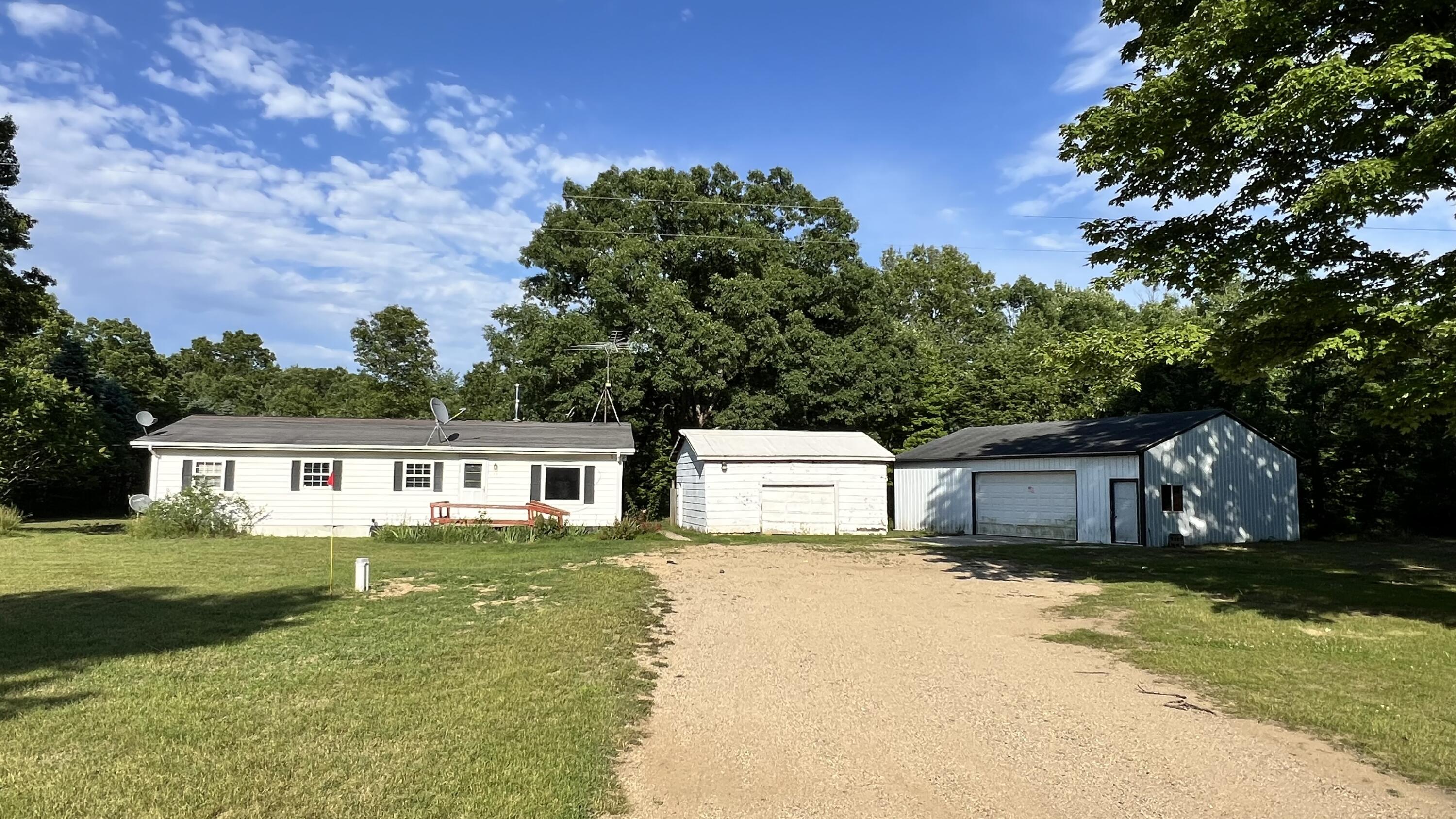 54th St, Grand Junction, MI 49056