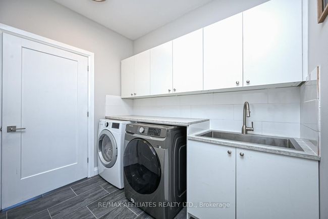 2064 Rosedale Road N, House other with 3 bedrooms, 3 bathrooms and 6 parking in Montague ON | Image 24