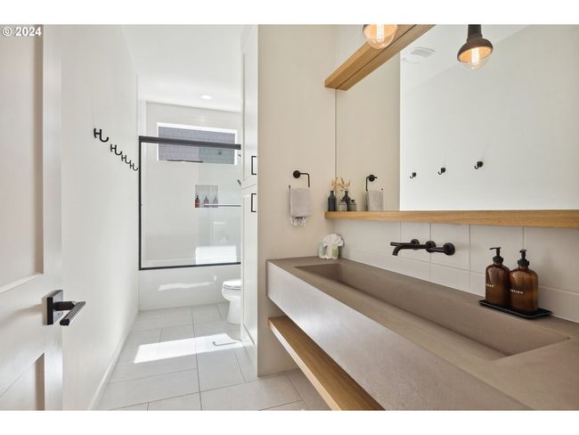 54150 S Beach Rd, House other with 6 bedrooms, 7 bathrooms and 2 parking in Neskowin OR | Image 32