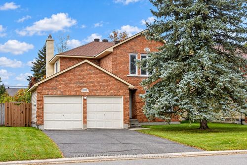 97 Huntsman Cres, Kanata, ON, K2M1H8 | Card Image