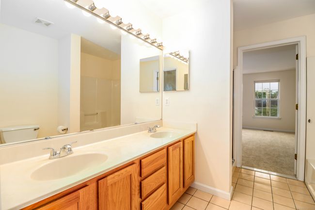 2303 - 2303 Eaton Court, Condo with 2 bedrooms, 2 bathrooms and null parking in Danbury CT | Image 20