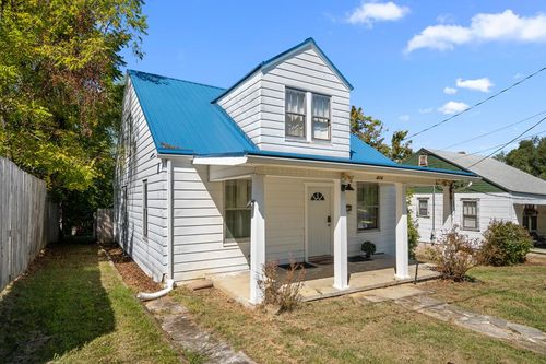 414 Madison Ave S, Pulaski, VA, 24301-6528 | Card Image