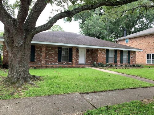 17 Doescher Dr, Harahan, LA, 70123-4809 | Card Image