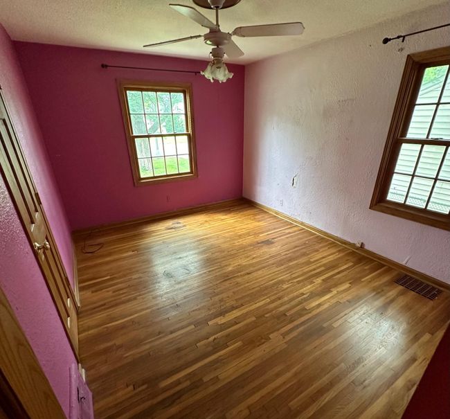 Bedroom 1 main level | Image 5