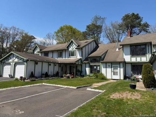 88 Drexelgate Court, Brookhaven, NY, 11953 | Card Image