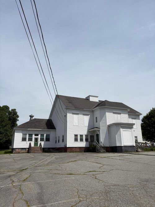 905 Main St, Vassalboro, ME, 04989-3107 | Card Image
