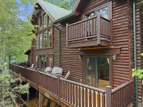 2920 Raven Fork Cir, Sevierville, TN, 37876-3504 | Card Image
