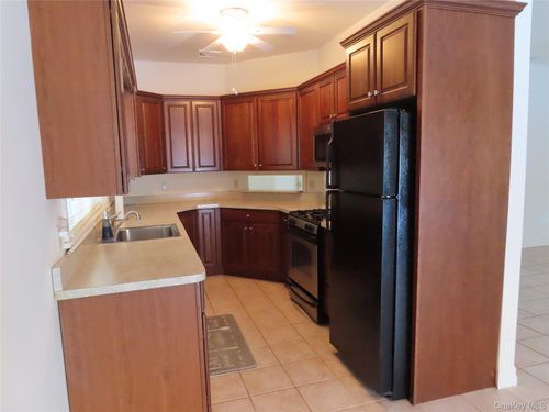 71 Railroad Ave, Montgomery, NY, 12549-1132 | Card Image