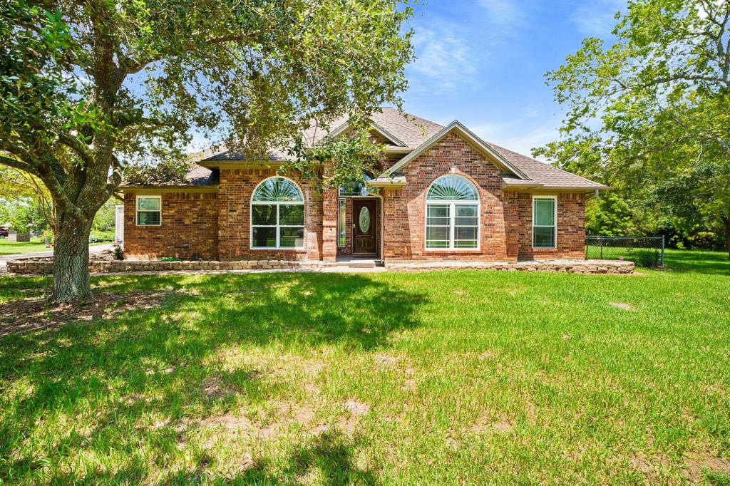 Pigeon Dr, Hitchcock, TX 77563