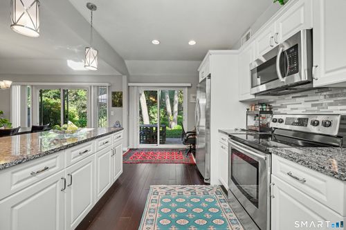 b-522 Heritage Village Road, Southbury, CT, 06488 | Card Image