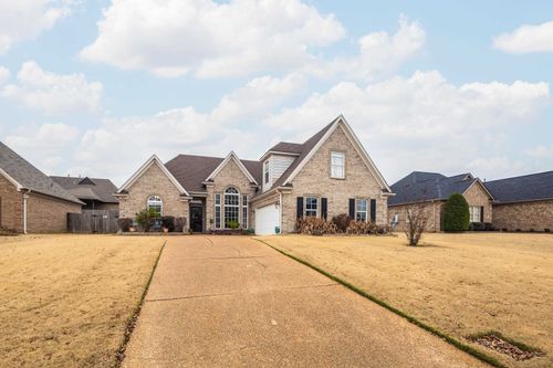 105 Whispering Meadows Dr, Oakland, TN, 38060-3381 | Card Image