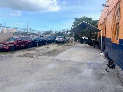 2005 Nw 10th Ave, MIAMI, FL, 33127-4611 | Card Image
