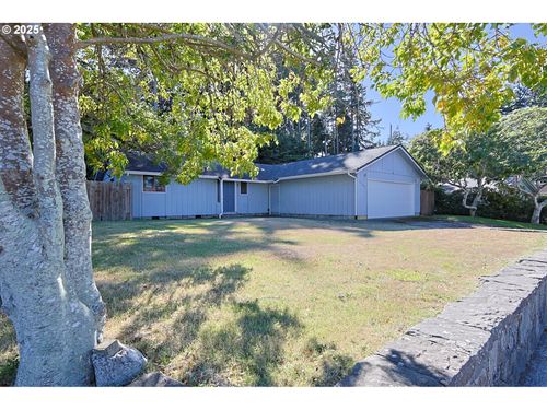 3797 Edgewood Dr, North Bend, OR, 97459-2448 | Card Image