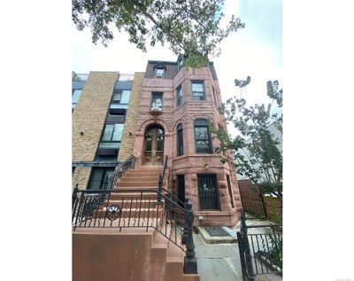 4 - 697 Jefferson Avenue, Home with 8 bedrooms, 4 bathrooms and null parking in Stuyvesant Heights NY | Image 1