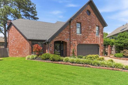 8384 Rochester Cv, Germantown, TN, 38139-3255 | Card Image