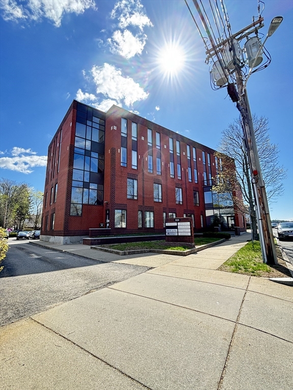 333 North Ave, Wakefield, MA 01880