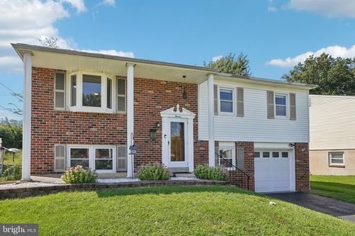 11 Chiming Rd, New Castle, DE, 19720-2912 | Card Image