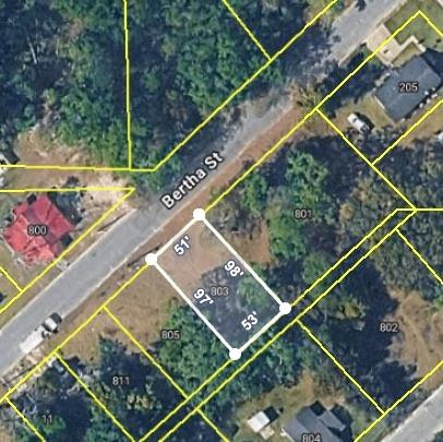 Land in Waycross
