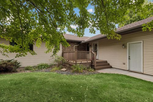 536 Raider Dr, HUDSON, WI, 54016-7048 | Card Image