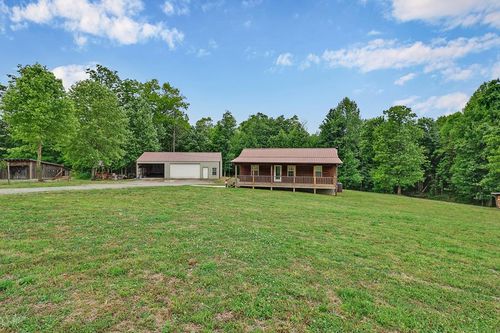 381 Lowe Rd, Jamestown, TN, 38556-2106 | Card Image
