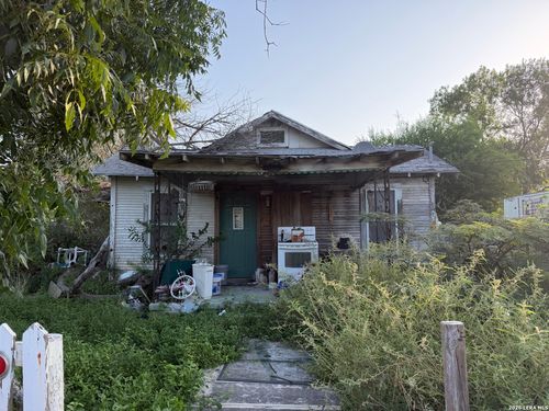 514 E Spring St, Brackettville, TX, 78832 | Card Image