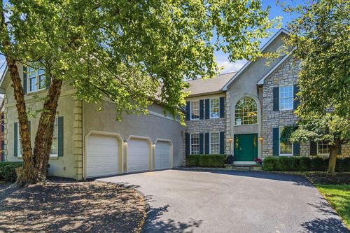 8226 Timber Mist Ct, Dublin, OH, 43017-8673 | Card Image