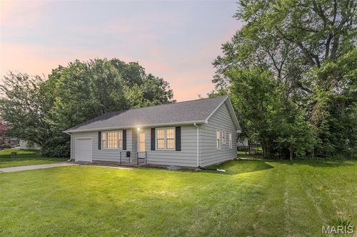 420 E Hauser St, Litchfield, IL, 62056-1514 | Card Image