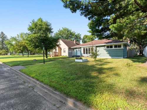1109 7th Ave Ne, Brainerd, MN, 56401-2236 | Card Image