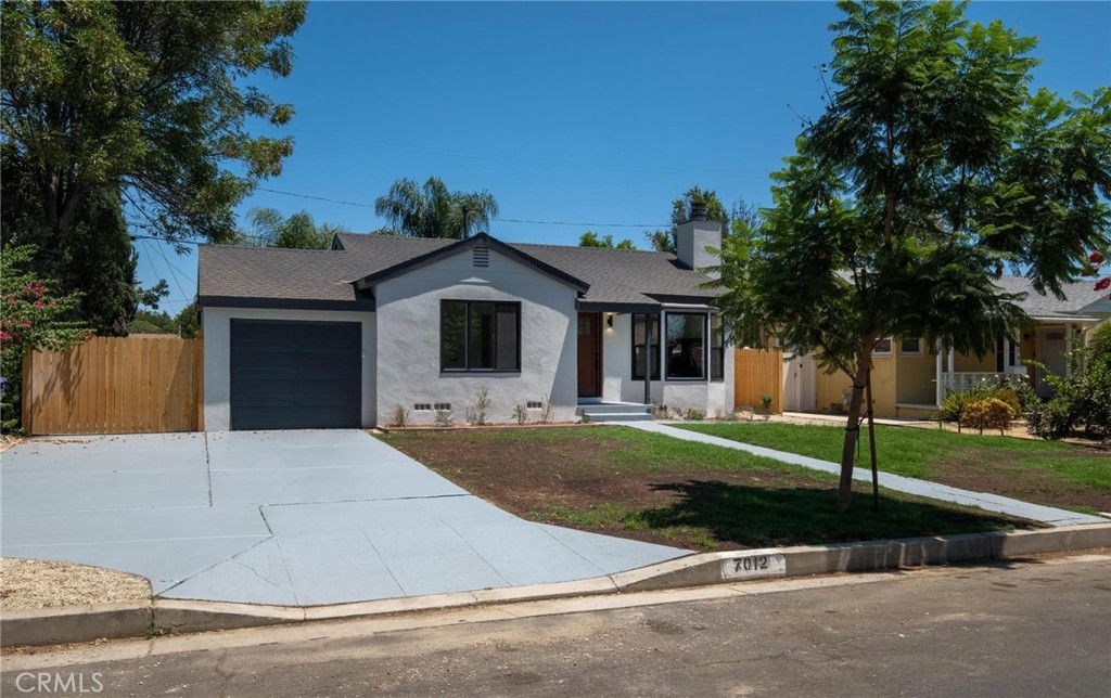 Residential in Reseda 4
