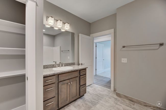 Guest Bathroom | Image 30