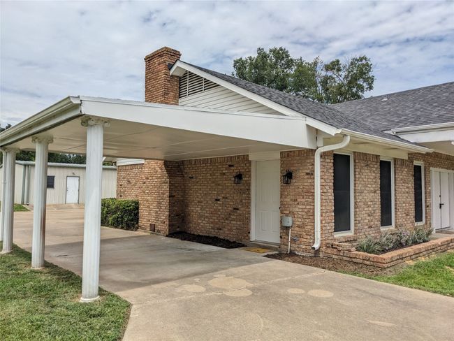 810 Lucas Dr, House other with 2 bedrooms, 2 bathrooms and null parking in Athens TX | Image 6