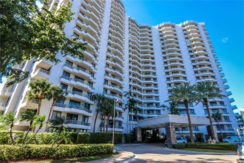 apt-409-3300 Ne 191st St, Aventura, FL, 33180-2441 | Card Image