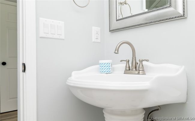 715 Valley View Trce, Home with 4 bedrooms, 3 bathrooms and null parking in New Albany IN | Image 38